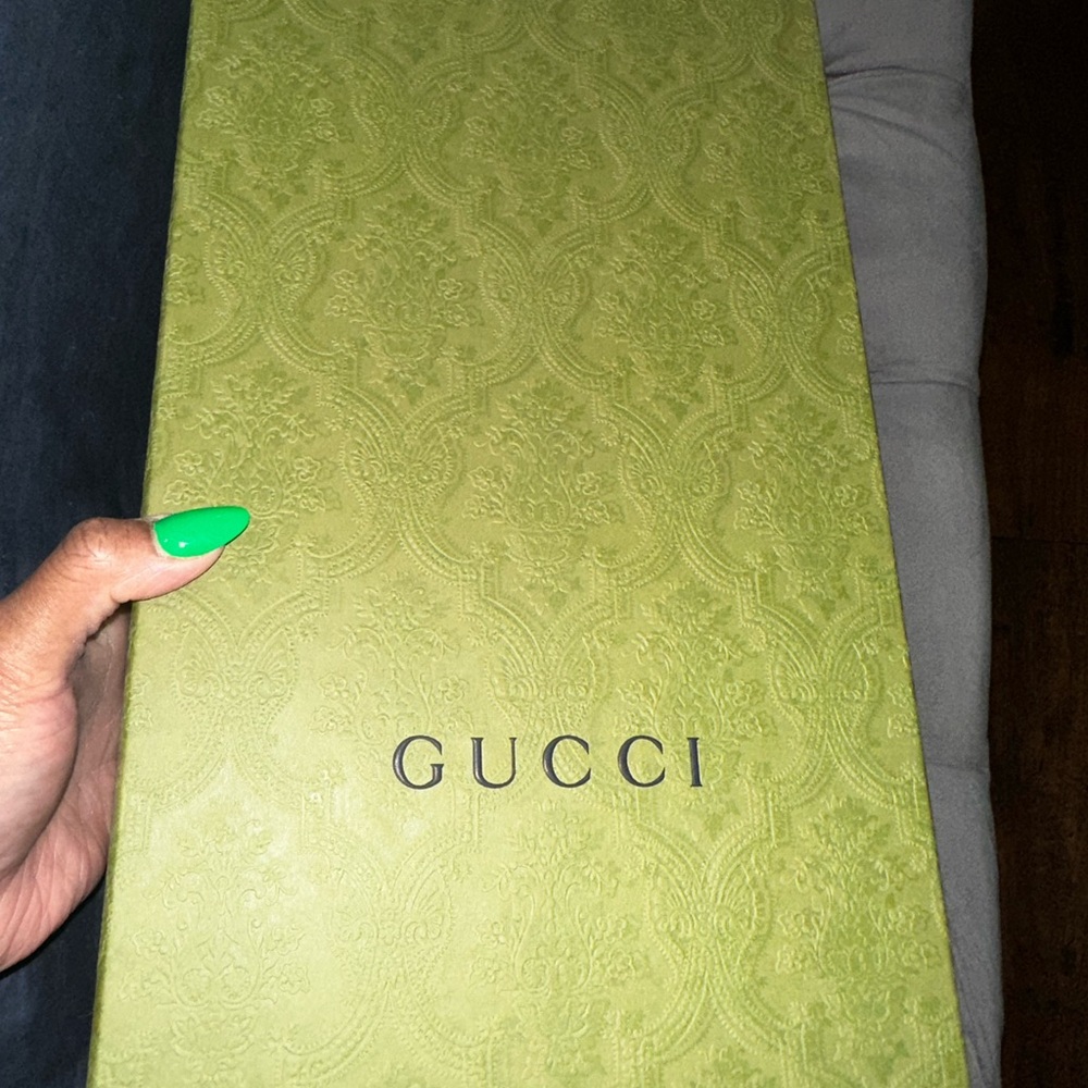 Women Gucci slides - Picture 4 of 5